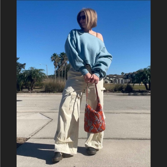 Blogilates Off the Shoulder Sweater In Cameo Blue 1X - Picture 7 of 9